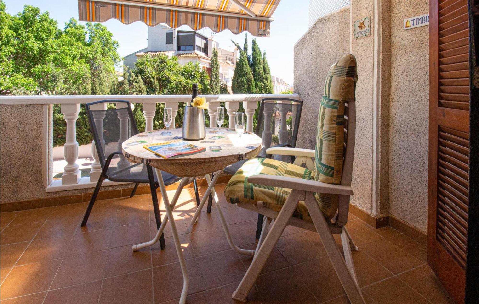 Cozy Apartment In Guardamar Del Segura Exterior photo