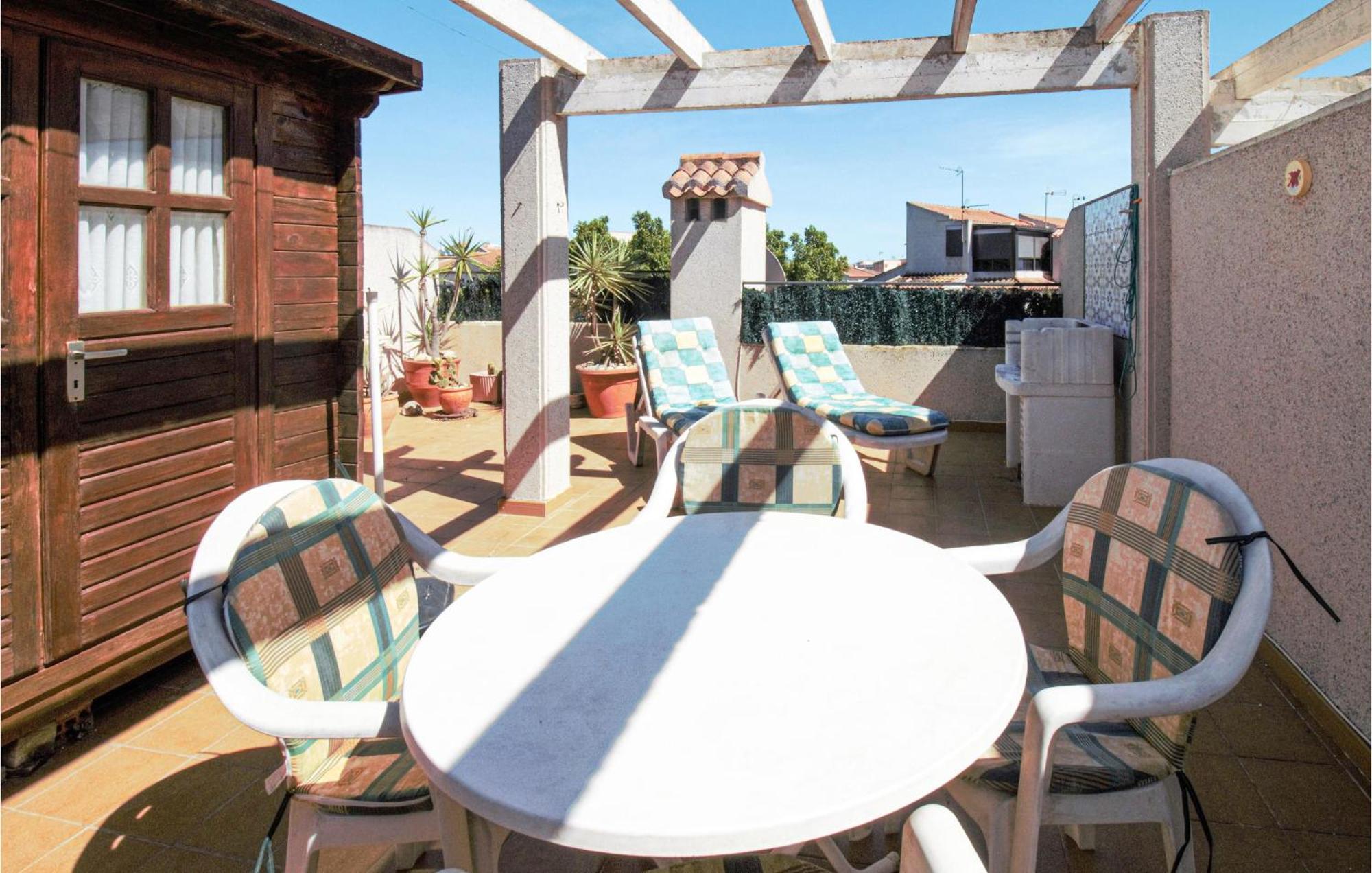 Cozy Apartment In Guardamar Del Segura Exterior photo